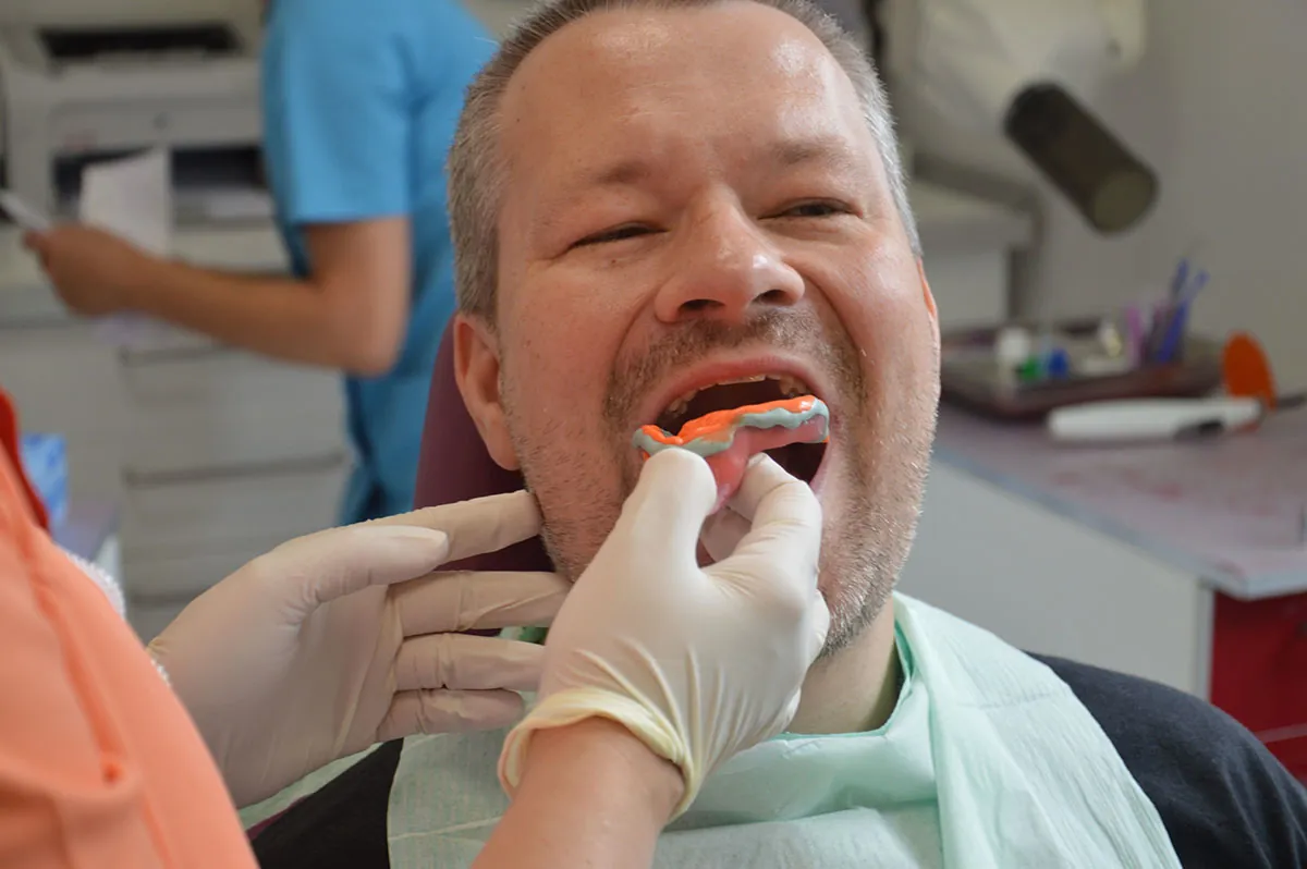 Protetyka Żabia Wola — korony i mosty Akodent