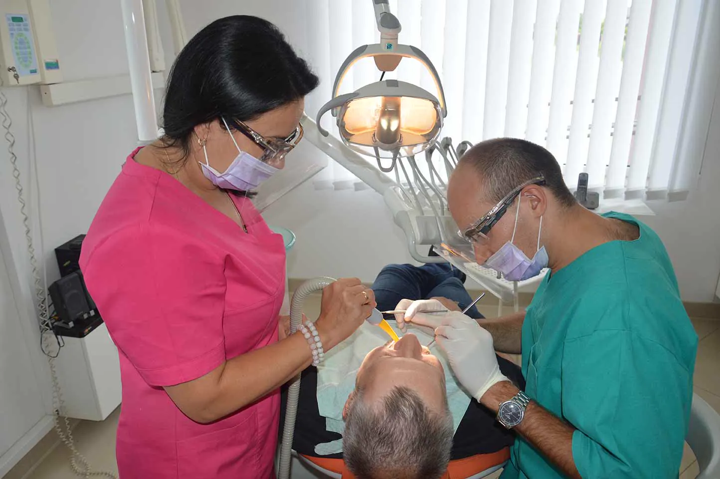 Periodontologia Żabia Wola — leczenie chorób przyzębia